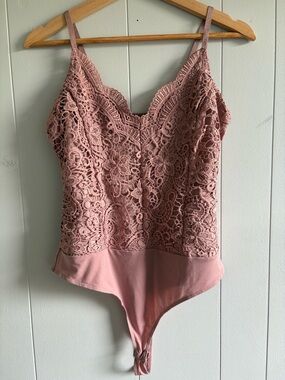 Women’s L IRIS Lace Trim Mauve Pink Bodysuit